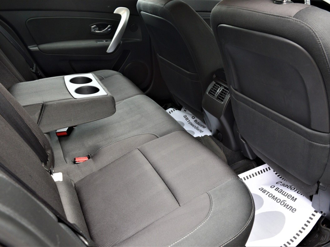Renault Latitude Dynamique 2.0 CVT фото 12