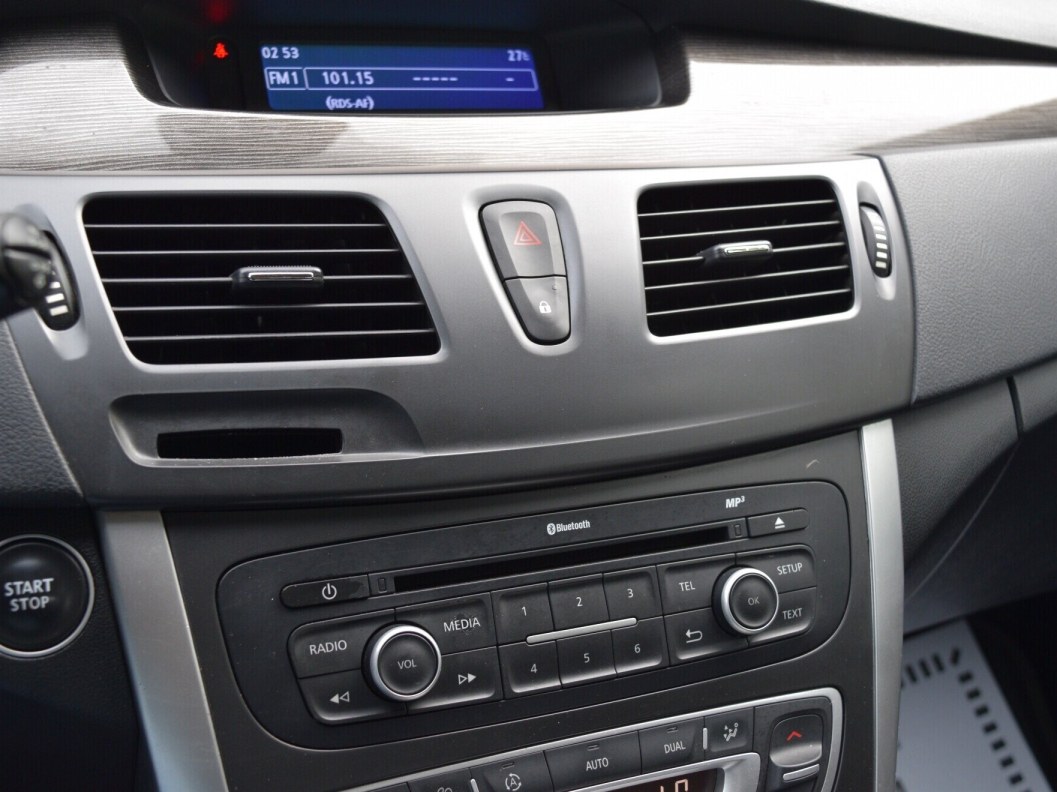 Renault Latitude Dynamique 2.0 CVT фото 15