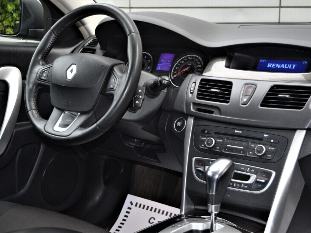 Renault Latitude Dynamique 2.0 CVT фото 19