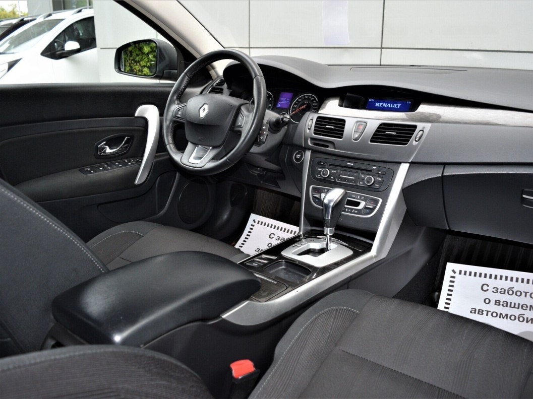 Renault Latitude Dynamique 2.0 CVT фото 20