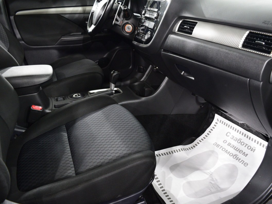 Mitsubishi Outlander Intense S80 2.0 CVT фото 11