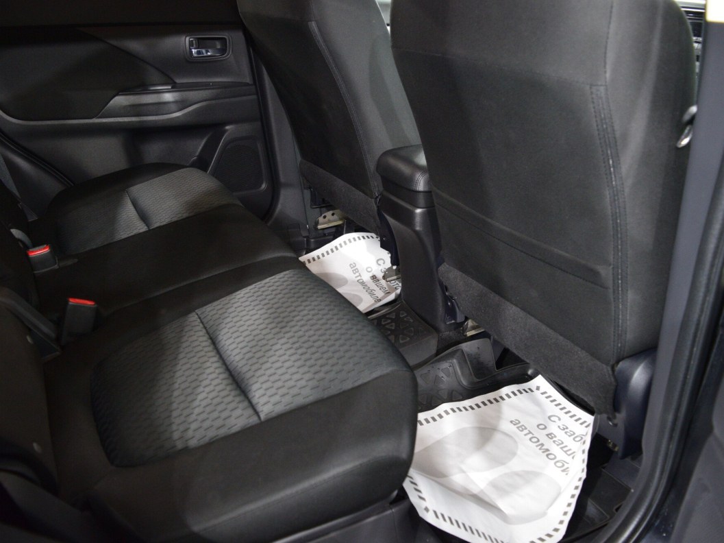 Mitsubishi Outlander Intense S80 2.0 CVT фото 12
