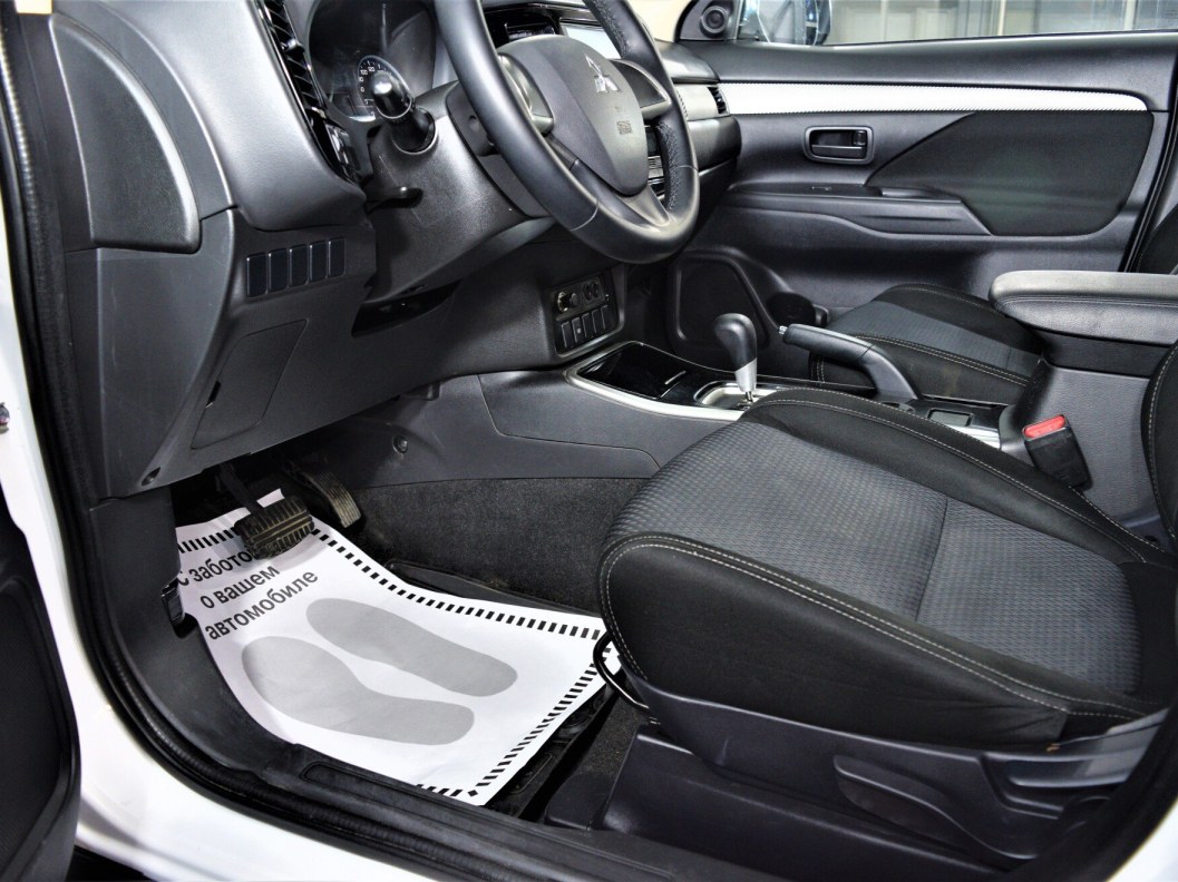 Mitsubishi Outlander Inform S02 2.0 CVT фото 9