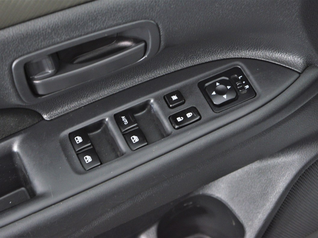 Mitsubishi Outlander Inform S02 2.0 CVT фото 14