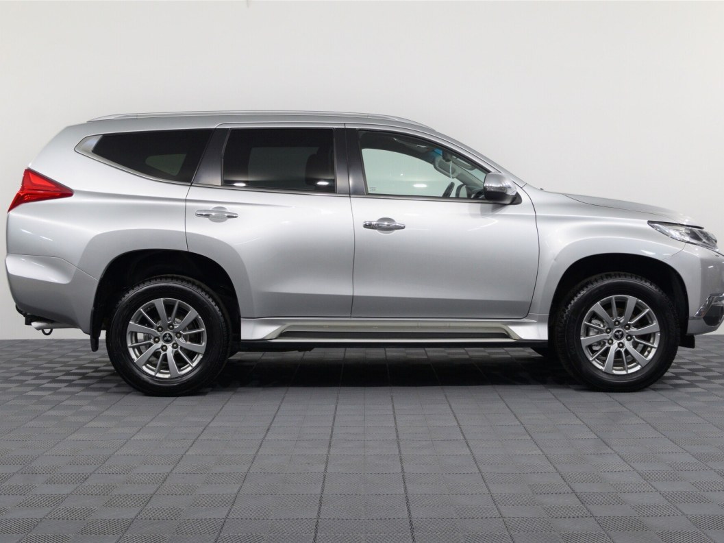 Mitsubishi Pajero Sport 2.4 МКПП фото 4