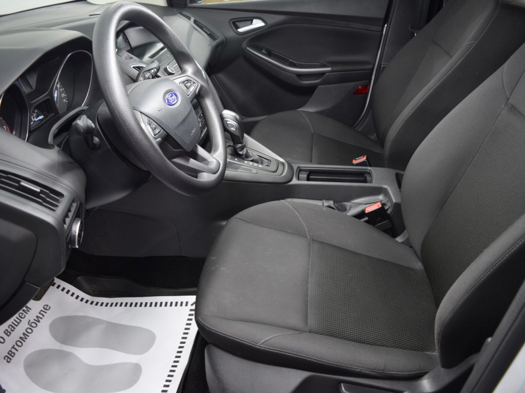 Ford Focus Trend 1.6  фото 9