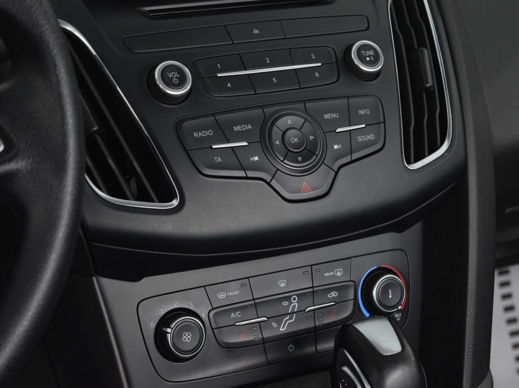 Ford Focus Trend 1.6  фото 13