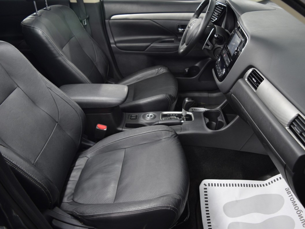 Mitsubishi Outlander Instyle S81 2.0 CVT фото 11