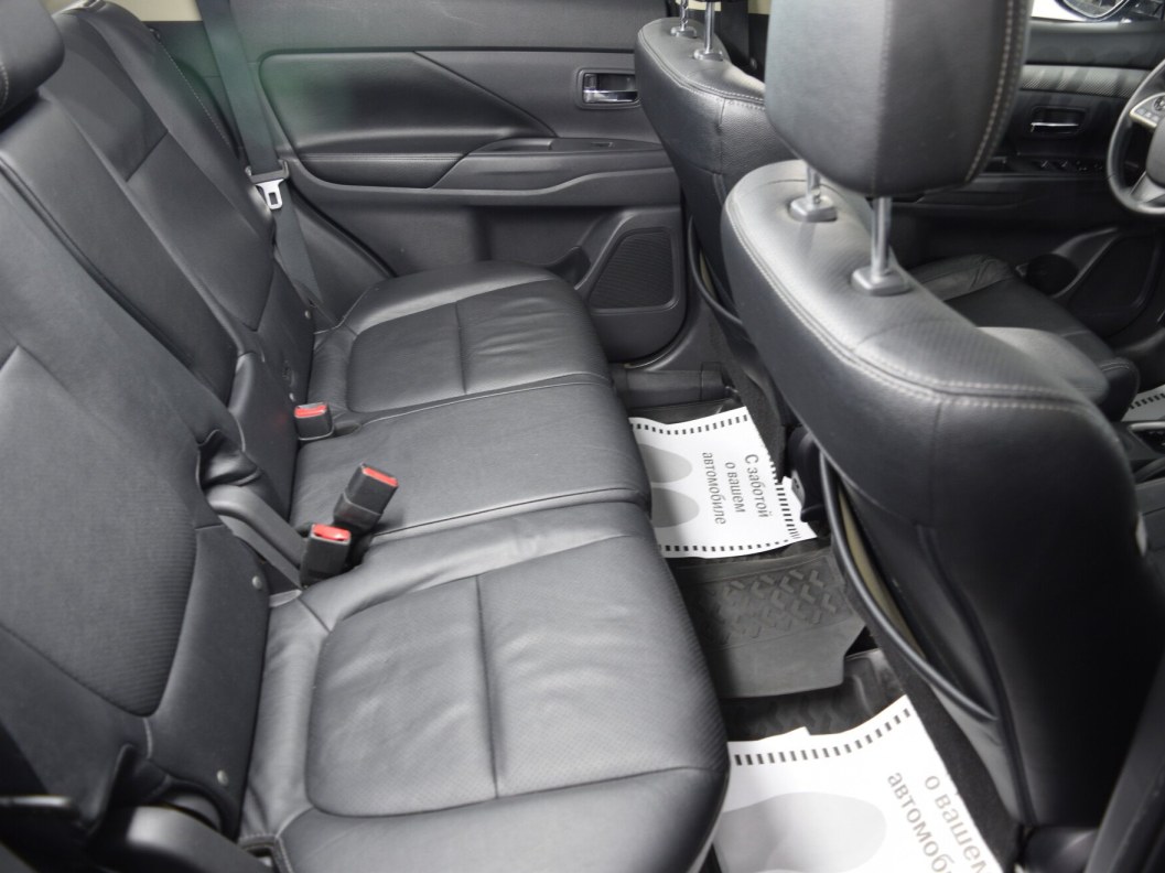 Mitsubishi Outlander Instyle S81 2.0 CVT фото 12