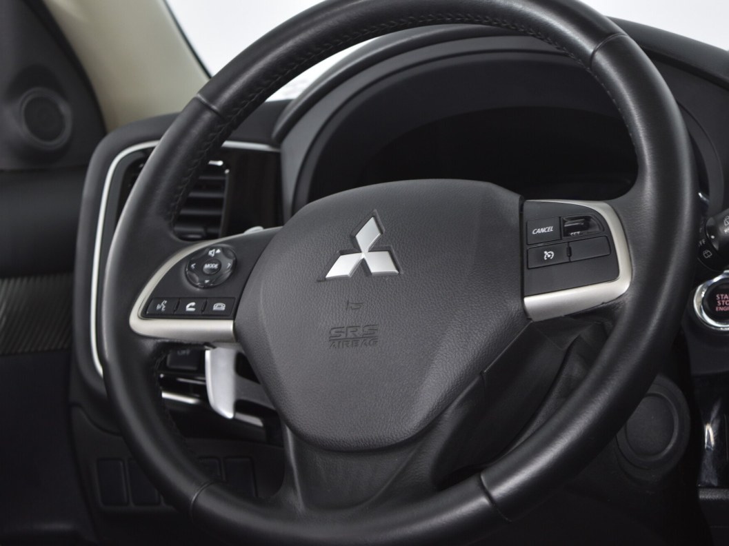 Mitsubishi Outlander Instyle S81 2.0 CVT фото 14