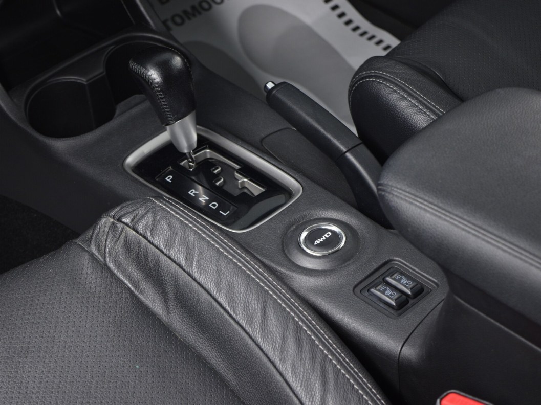 Mitsubishi Outlander Instyle S81 2.0 CVT фото 17