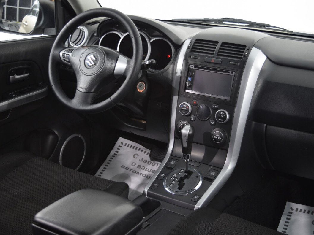 Suzuki Grand Vitara 2.5 АКПП фото 15
