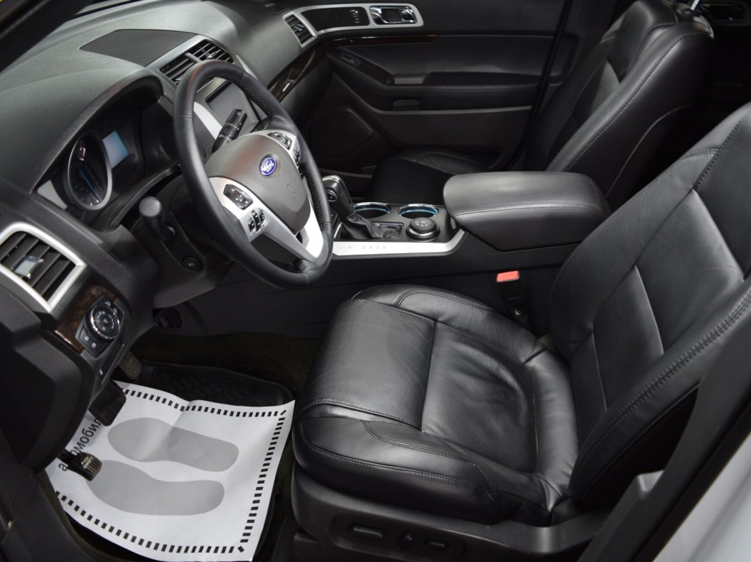 Ford Explorer 3.5  фото 9