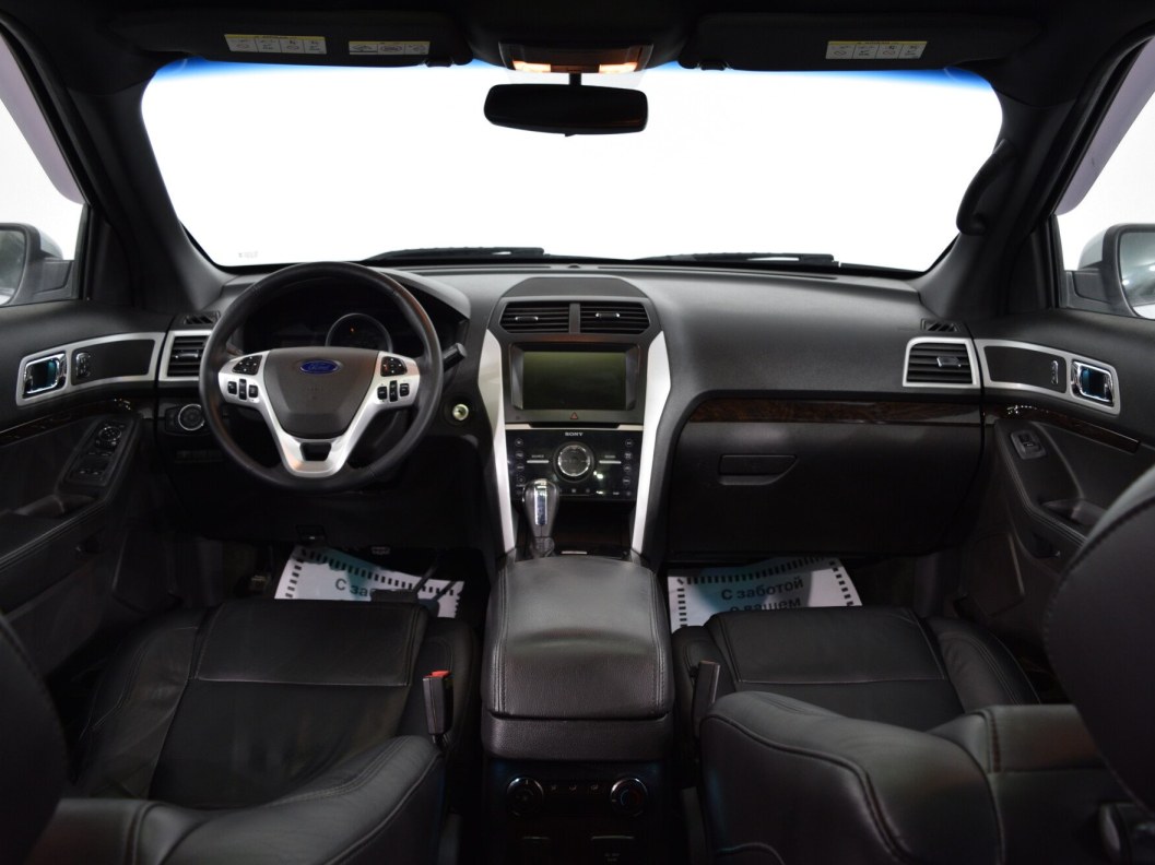 Ford Explorer 3.5  фото 10