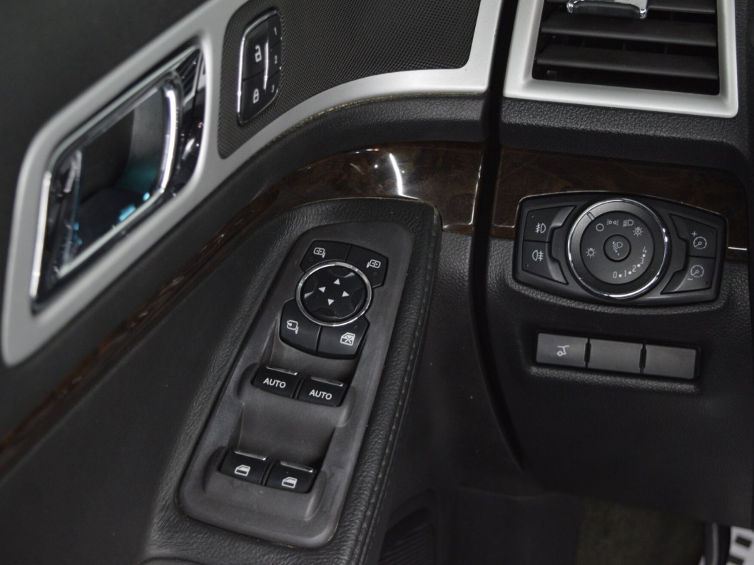 Ford Explorer 3.5  фото 15