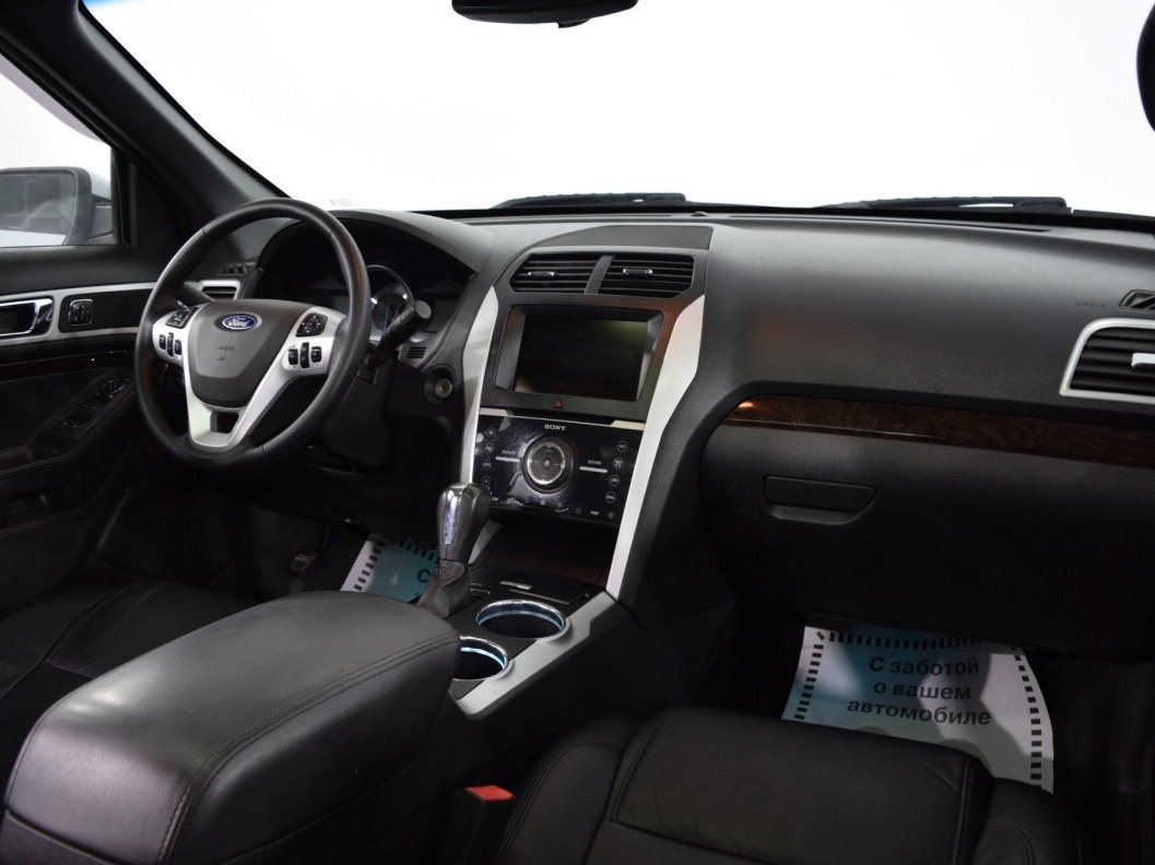 Ford Explorer 3.5  фото 22