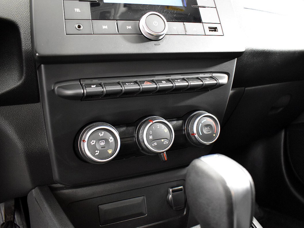 Renault Arkana Life 1.6 CVT фото 14