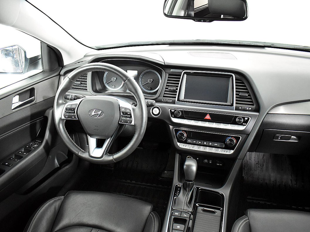 Hyundai Sonata Lifestyle 2.4 АКПП фото 8
