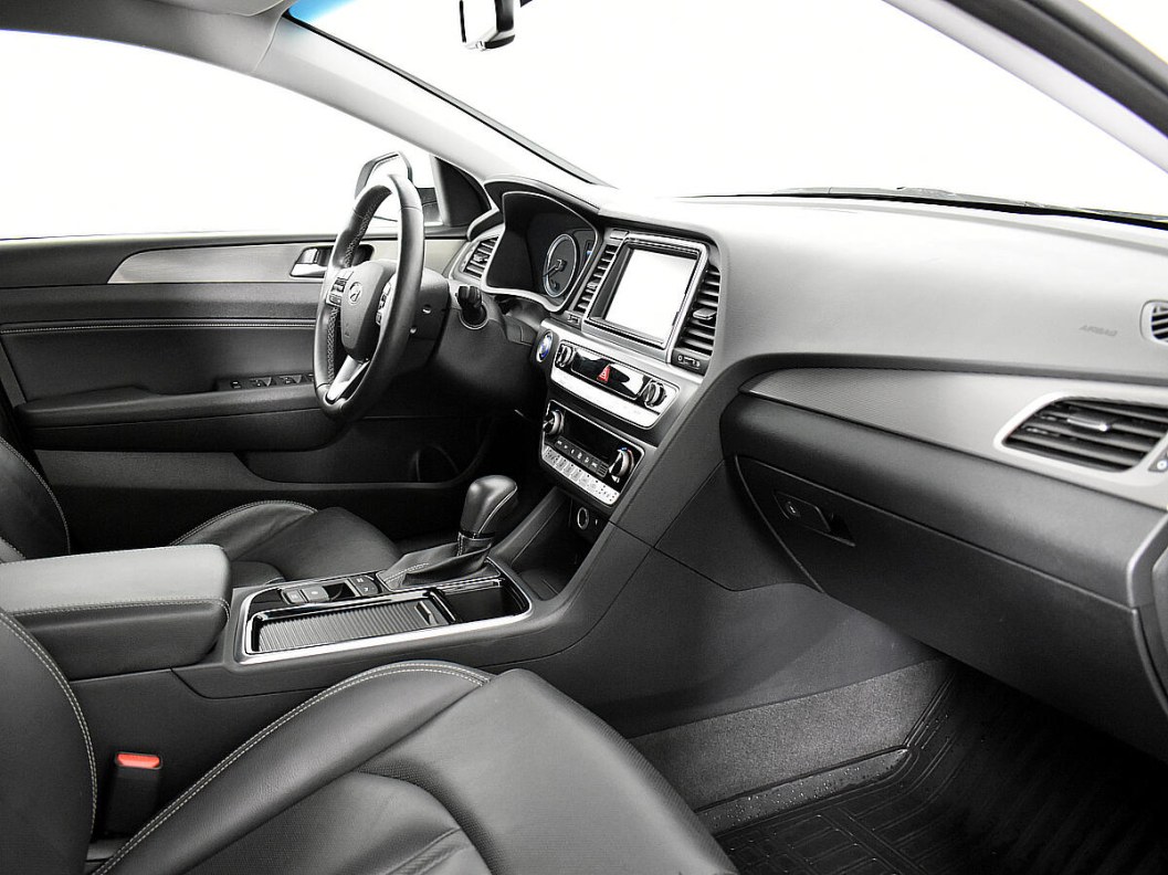 Hyundai Sonata Lifestyle 2.4 АКПП фото 9