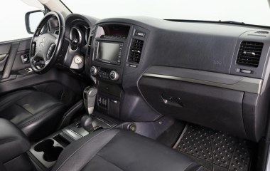 Mitsubishi Pajero 3.0 АКПП превью 10