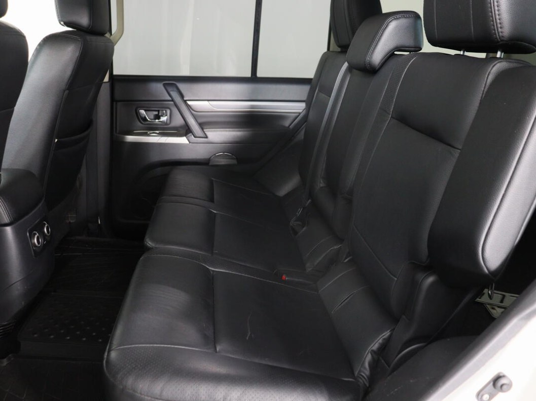 Mitsubishi Pajero Ultimate S72 3.8 АКПП фото 11
