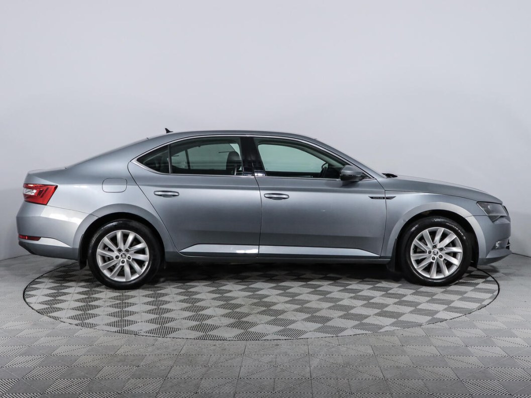 Skoda Superb Style 1.8 DSG фото 4