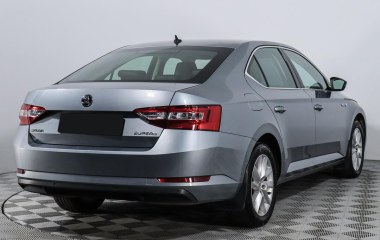 Skoda Superb Style 1.8 DSG превью 6