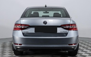 Skoda Superb Style 1.8 DSG превью 7