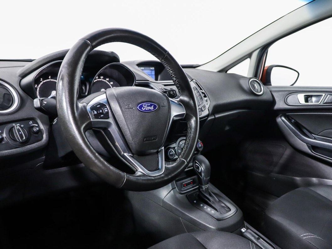 Ford Fiesta 1.0  фото 9