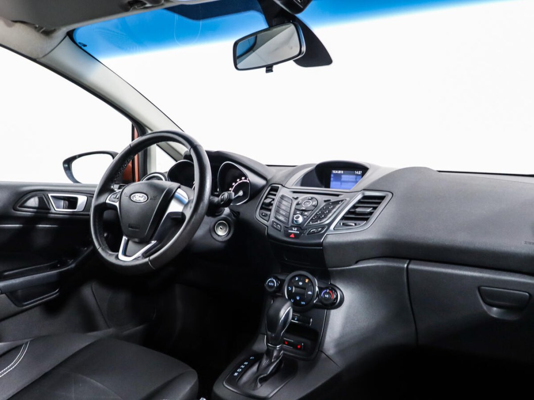 Ford Fiesta 1.0  фото 11