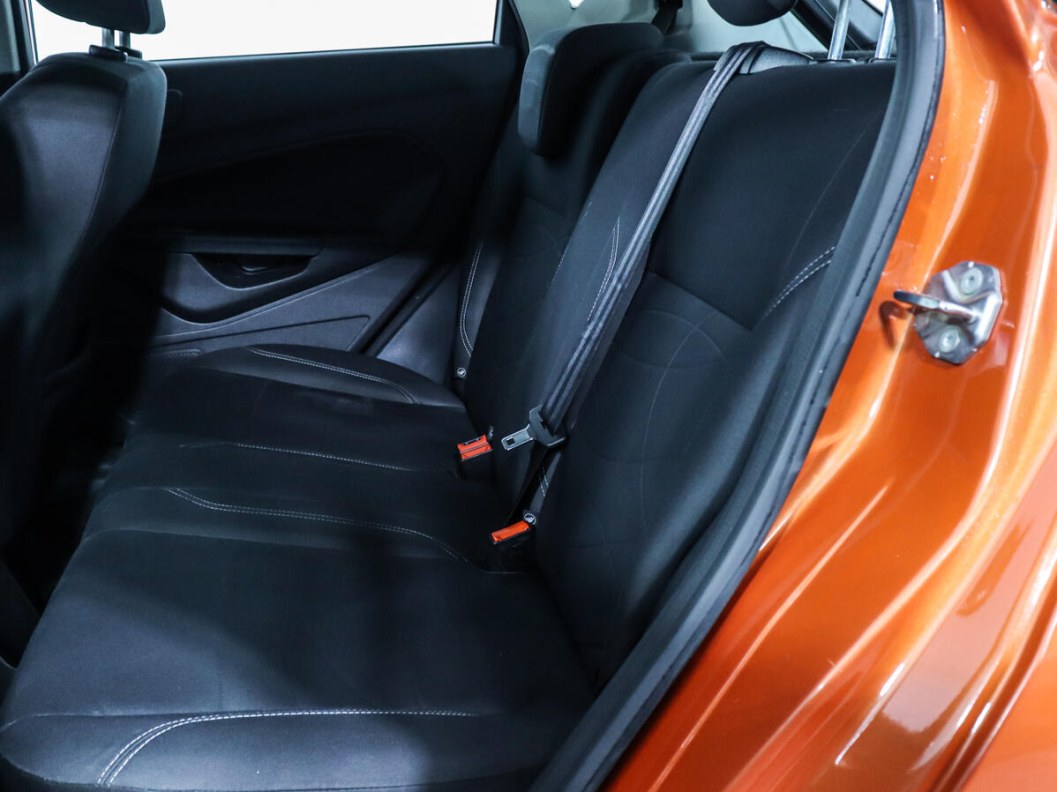 Ford Fiesta 1.0  фото 12