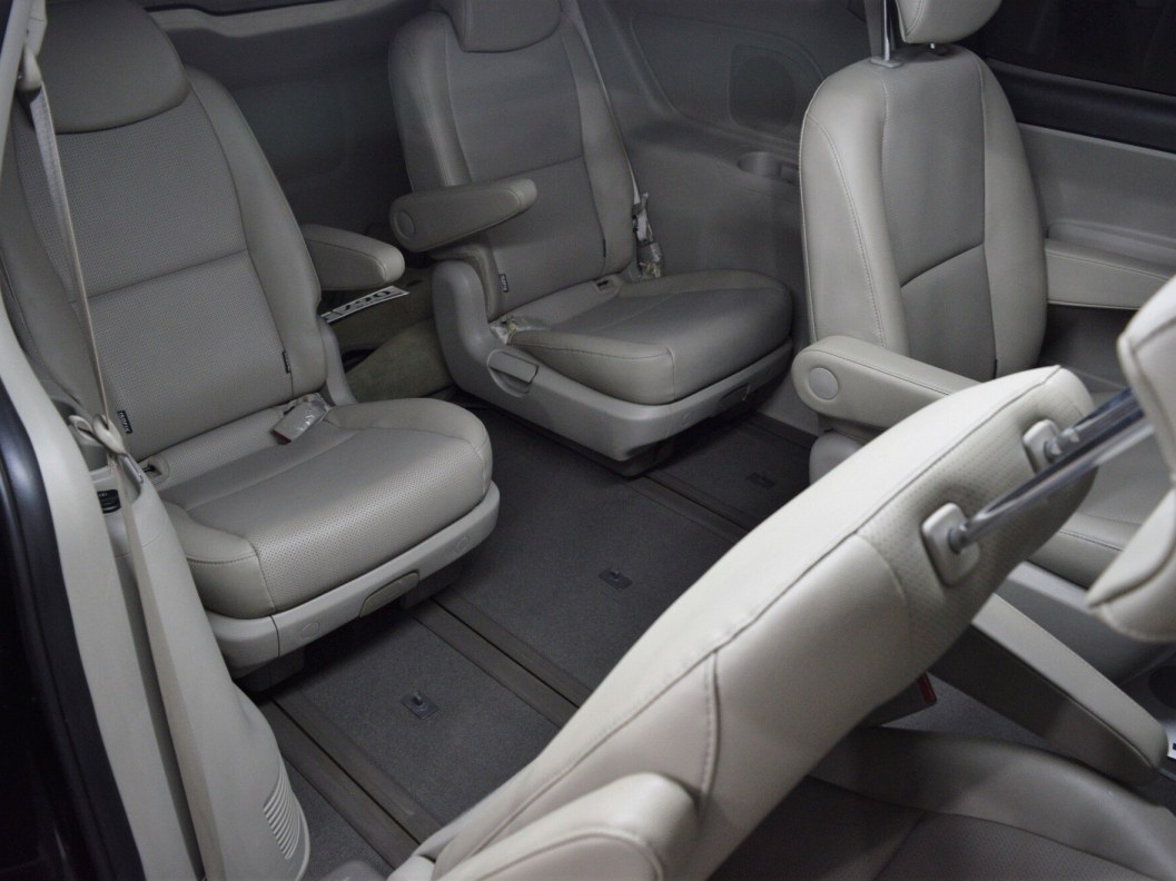 Kia Carnival 2.2 АКПП фото 14