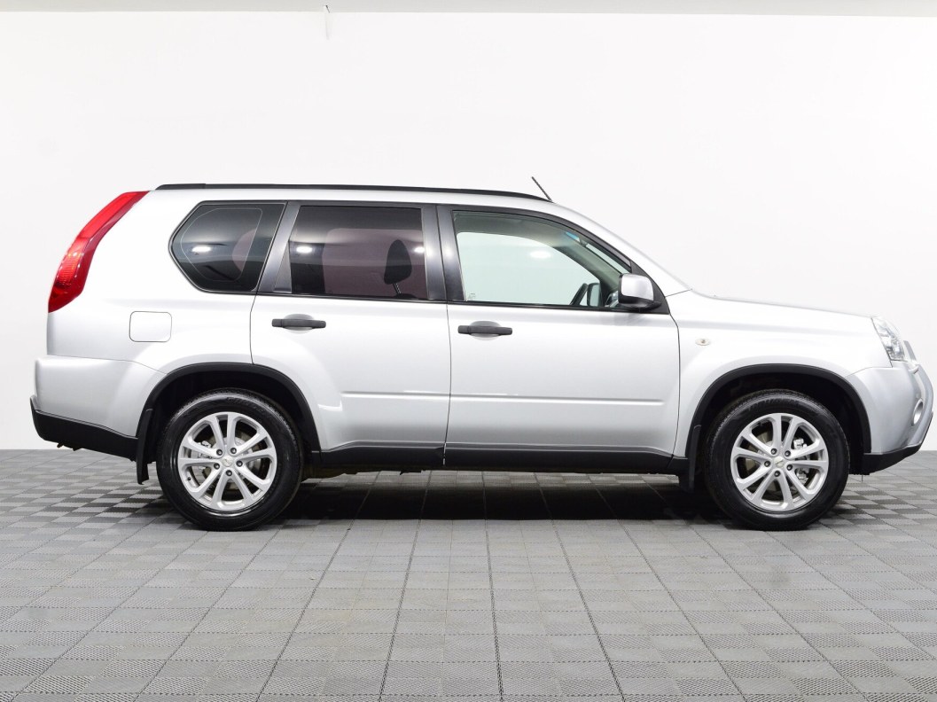 Nissan X-Trail 2.0 МКПП фото 4