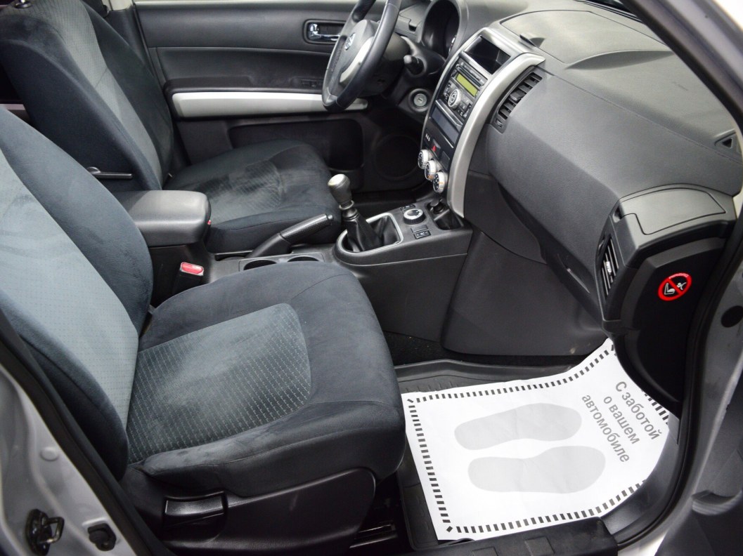 Nissan X-Trail 2.0 МКПП фото 11