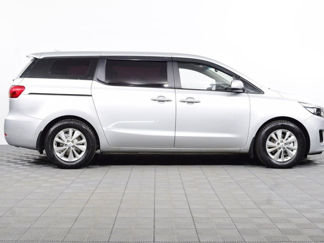 Kia Carnival 2.2 АКПП фото 4