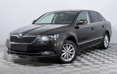 Skoda Superb Elegance 2.0 DSG превью 3