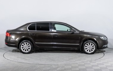 Skoda Superb Elegance 2.0 DSG превью 4