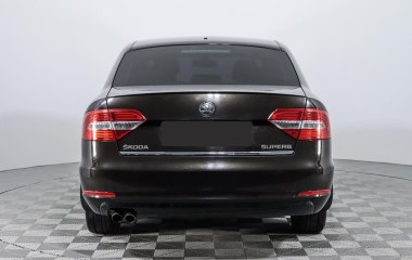 Skoda Superb Elegance 2.0 DSG превью 7