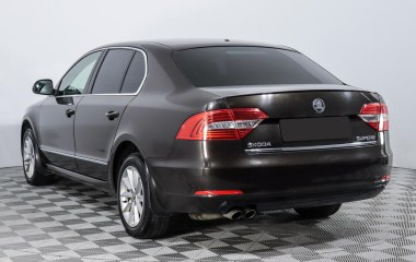Skoda Superb Elegance 2.0 DSG превью 8