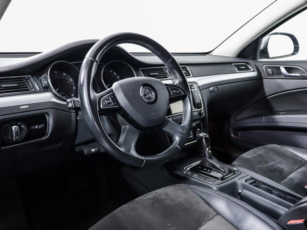 Skoda Superb Elegance 2.0 DSG фото 9