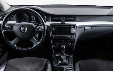 Skoda Superb Elegance 2.0 DSG превью 10