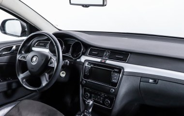 Skoda Superb Elegance 2.0 DSG превью 11