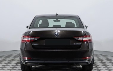 Skoda Superb Style 2.0 DSG превью 7