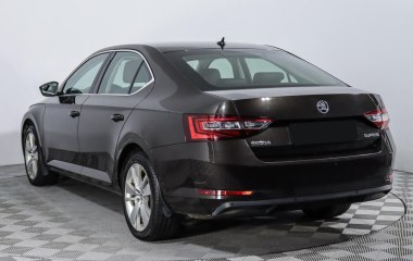 Skoda Superb Style 2.0 DSG превью 8