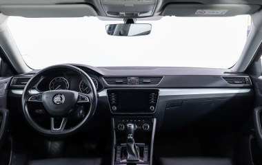Skoda Superb Style 2.0 DSG превью 10
