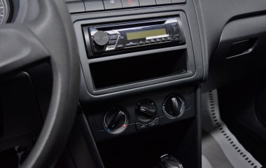 Volkswagen Polo Comfortline 1.6 АКПП превью 16
