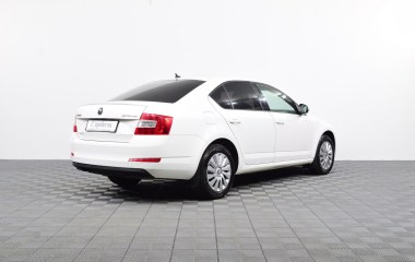 Skoda Octavia Ambition 1.8 DSG превью 6