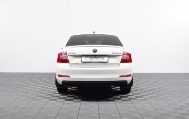 Skoda Octavia Ambition 1.8 DSG превью 7
