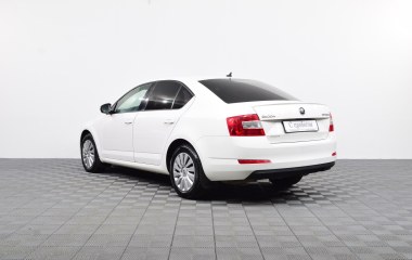 Skoda Octavia Ambition 1.8 DSG превью 8
