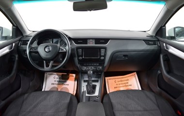 Skoda Octavia Ambition 1.8 DSG превью 10